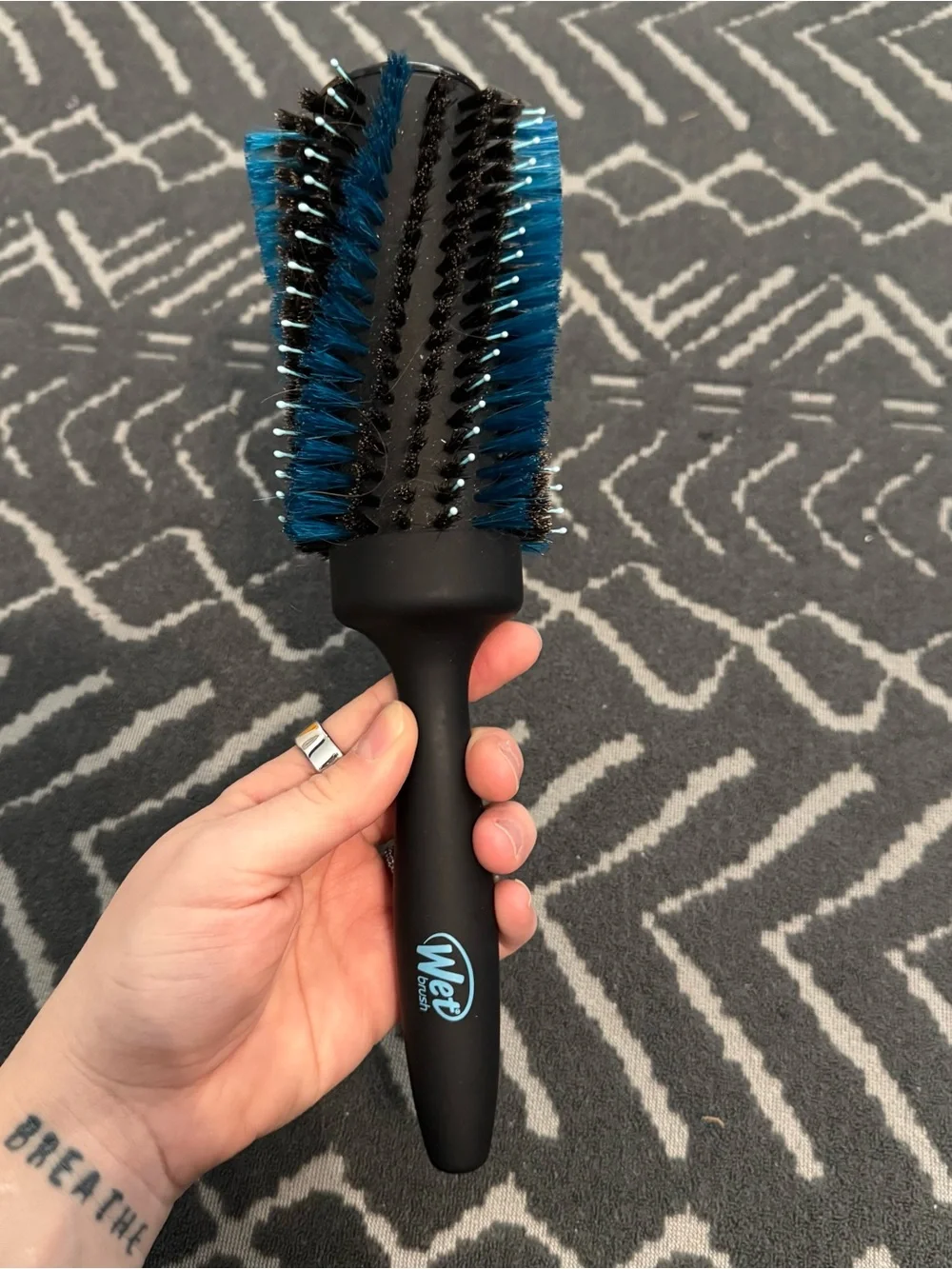 Wet brush round brush